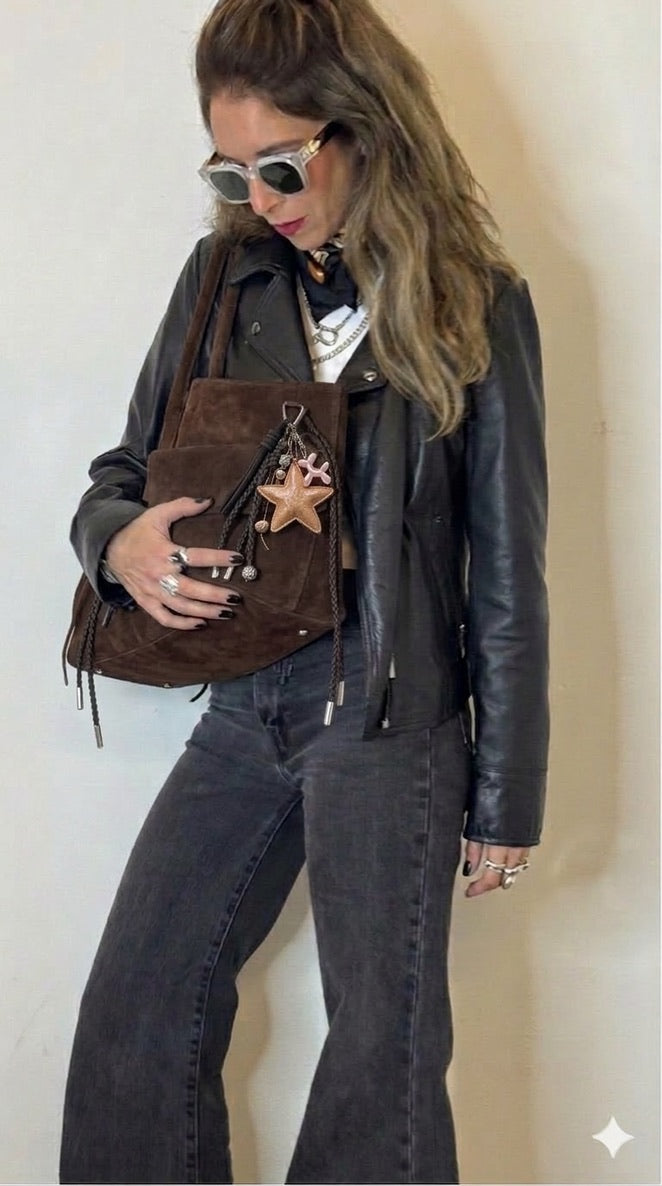טוט וגן Essential Suede — התיק שעובד בשבילך