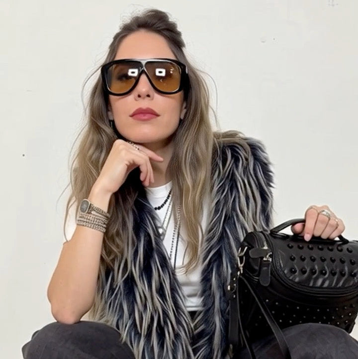 תיק Urban Rock Girl מעור כבש אמיתי עם עיצוב ניטים
