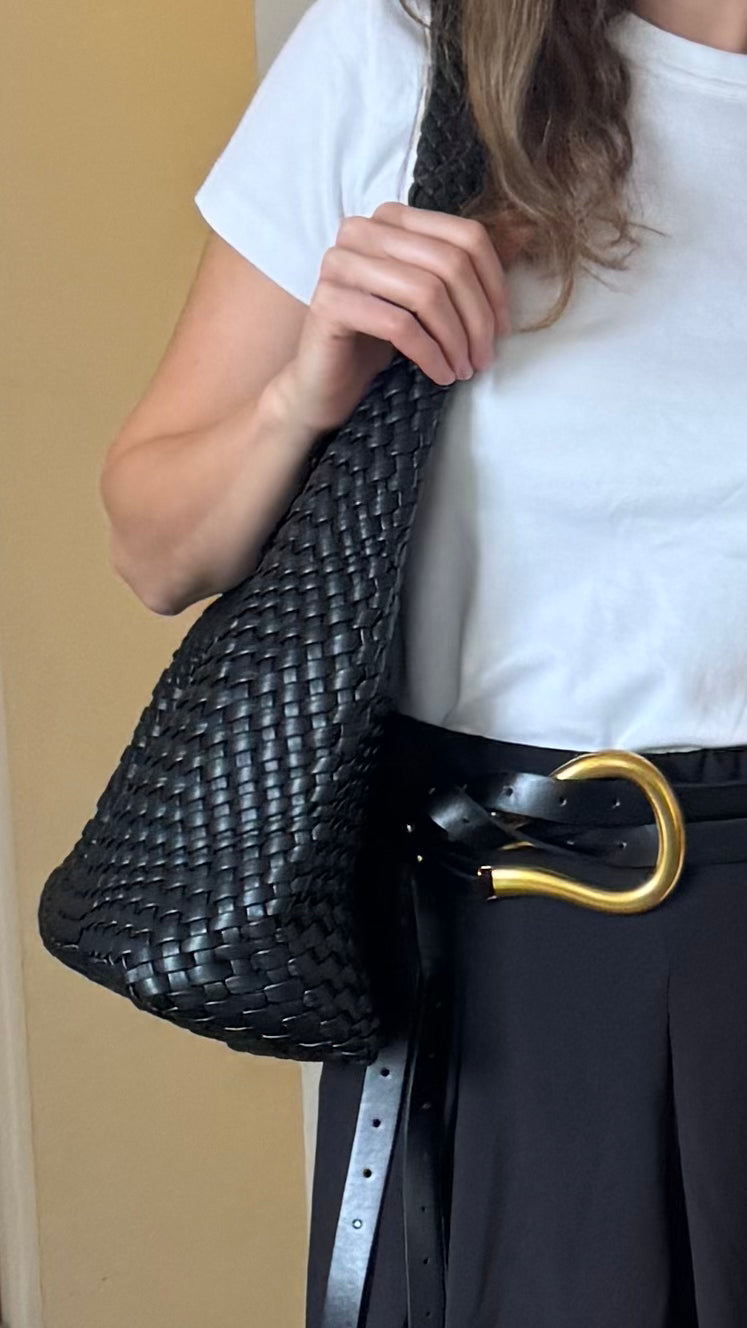 חגורת עור Sculptural U-Buckle – הגדרה מחדש של המותן בסטייל אירופאי