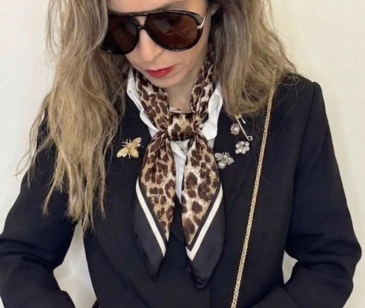 צעיפי Wild Elegance — המנומר האיקוני שלא טועה