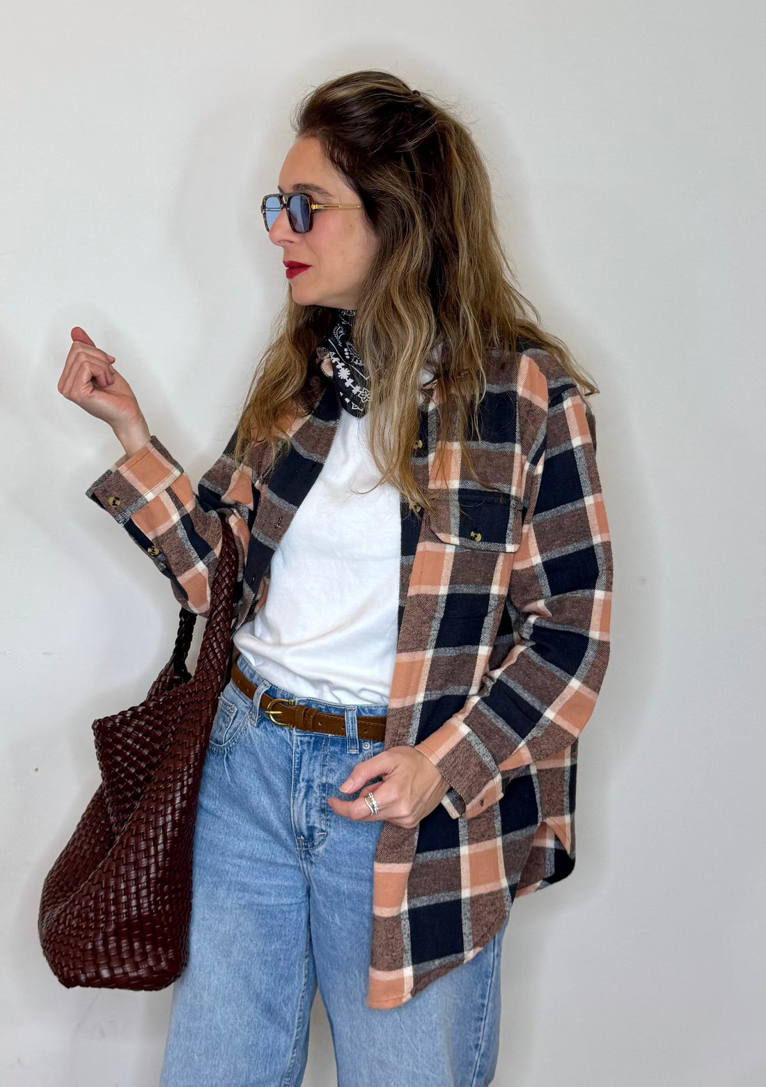תיק The TOTAL Vegan Tote ארוג יוקרתי . אמנות אריגה בצללית מודרנית.